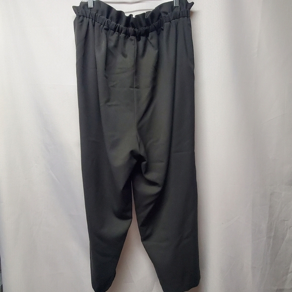 Eloquii Paperbag Cropped Drawstring Black Pants - Picture 8 of 10